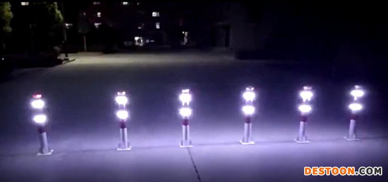 太阳能警示柱