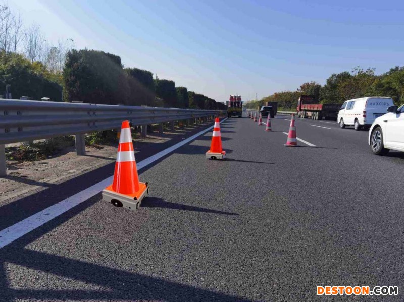移动路锥机器人